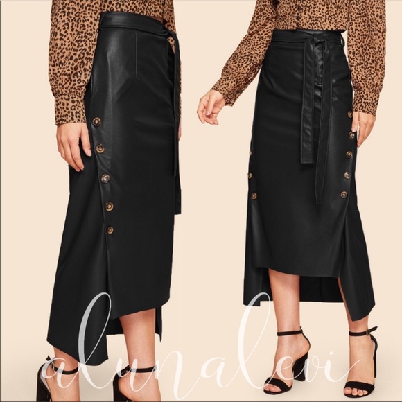 🔥ONLY 1 LEFT! OH SO CHIC FAUX LEATHER SKIRT! - Picture 2 of 5